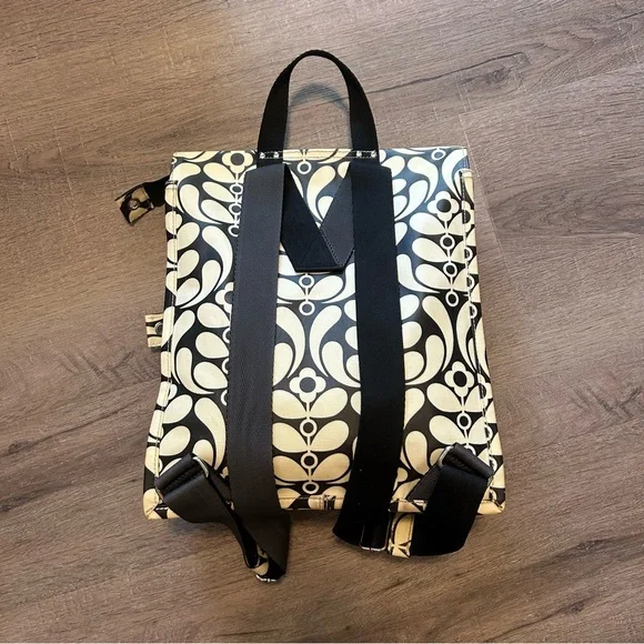 RARE! Orla Kiely Vintage Black and Cream Floral Backpack - Picture 3 of 14